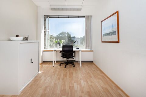 Bureau priv&eacute; &agrave; louer pour 1 personne &agrave; Serris, Fantasia Seine-et-Marne 249 77700 Serris