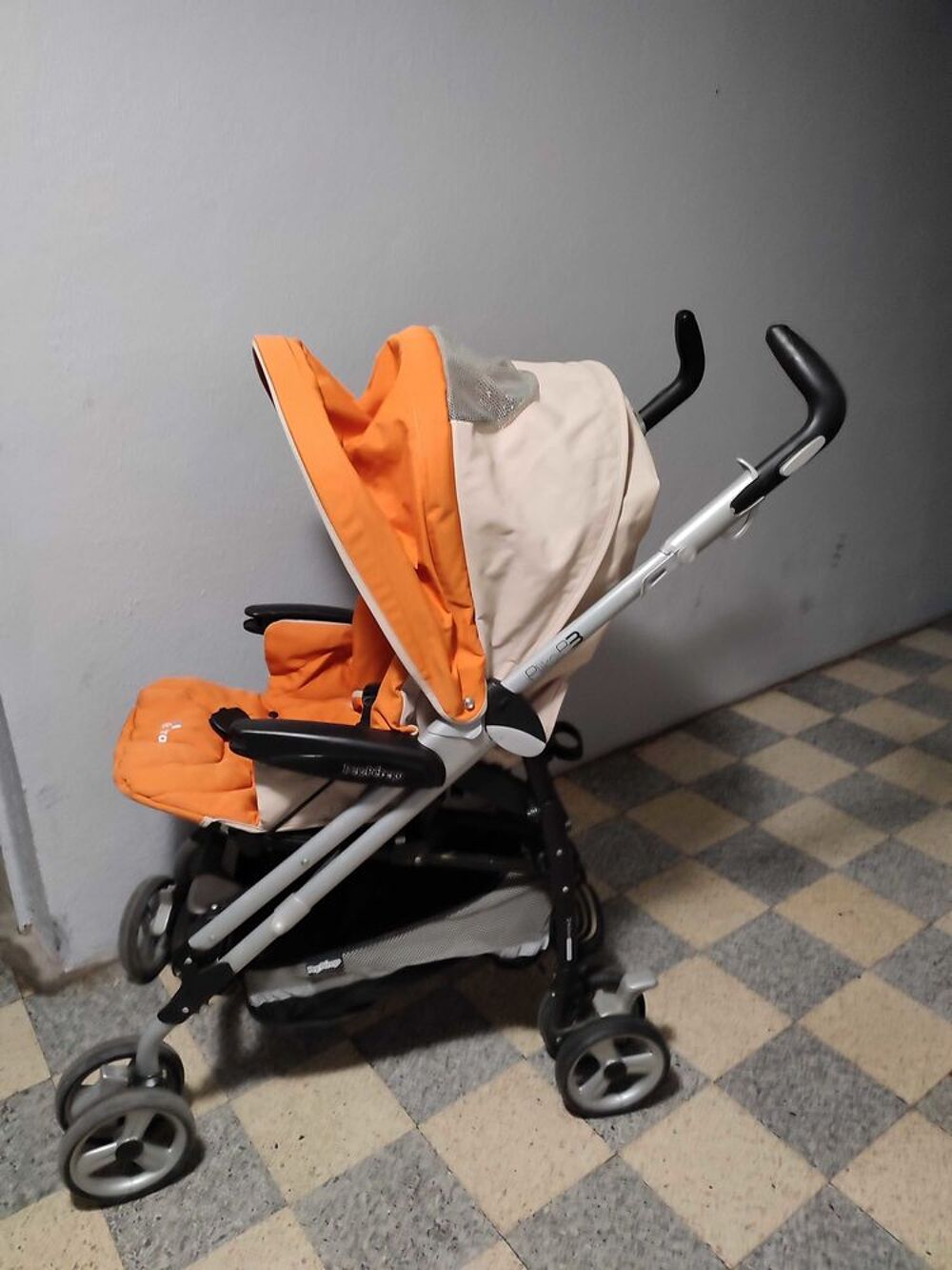 Poussette Landau Si&egrave;ge auto Pu�riculture