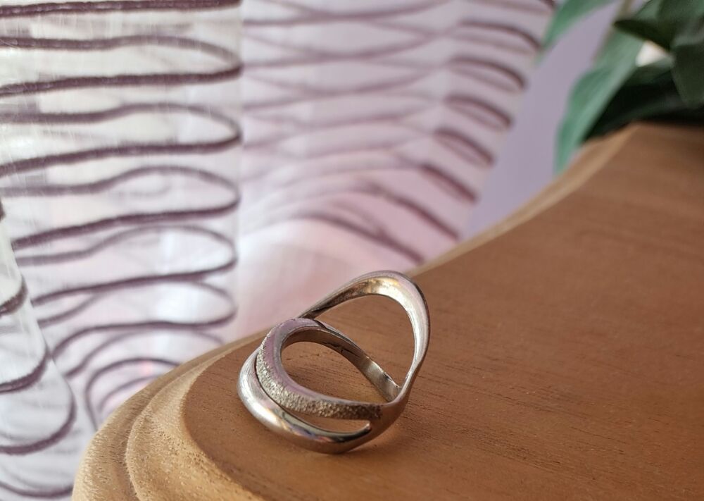 Tr&egrave;s jolie bague argent poin&ccedil;on T54 Bijoux et montres