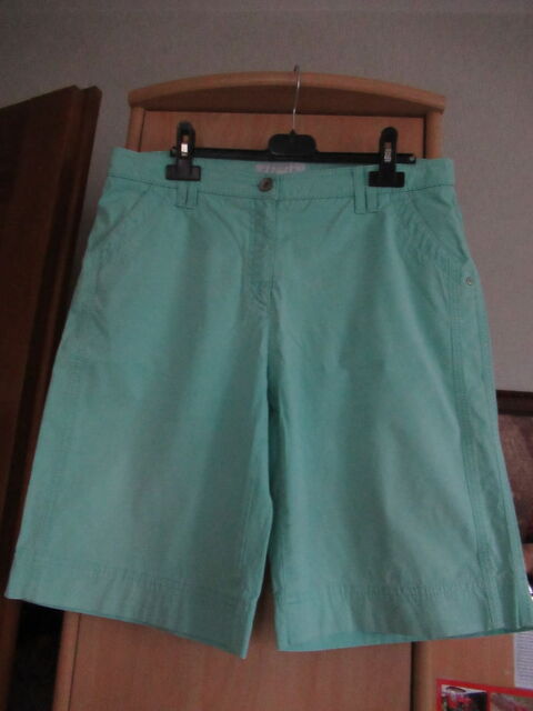 Short femme vert de marque BRAX Feel Good 42 7 Cernay (68)