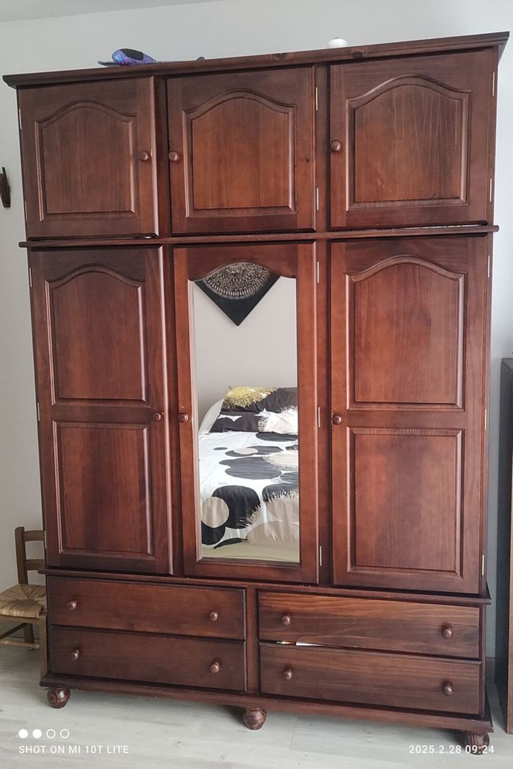 Grande armoire de rangement couleur marron Meubles