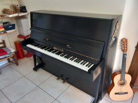 Piano noir 500 La Côte-Saint-André (38)