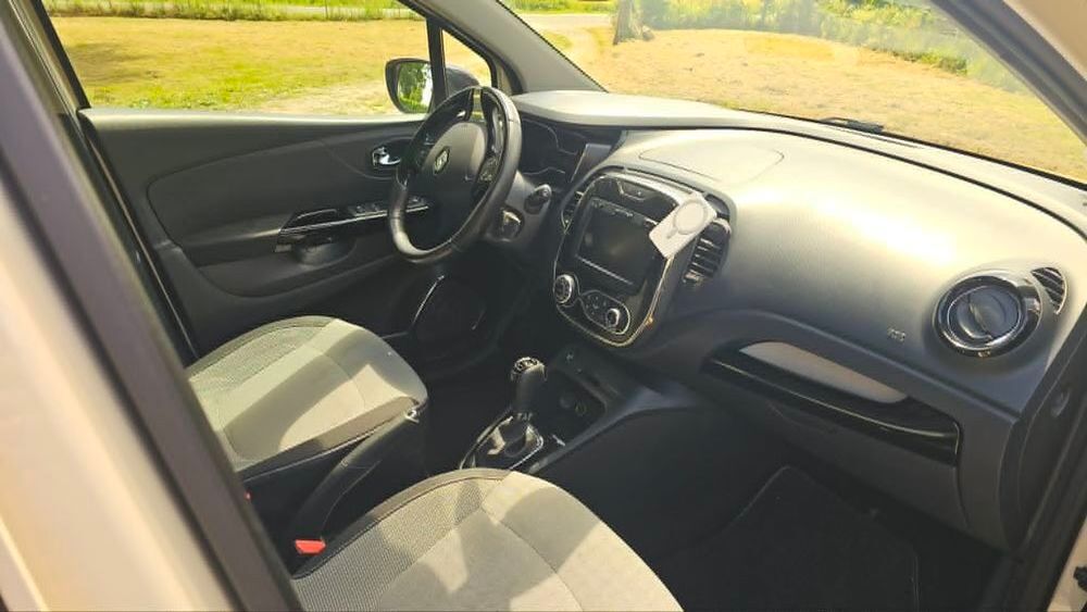 Captur Renault essence 0.9 TCe 90 chevaux, ann&eacute;e 2014, en bo&icirc;te automatique. 2014 occasion 44118 La Chevroli&egrave;re