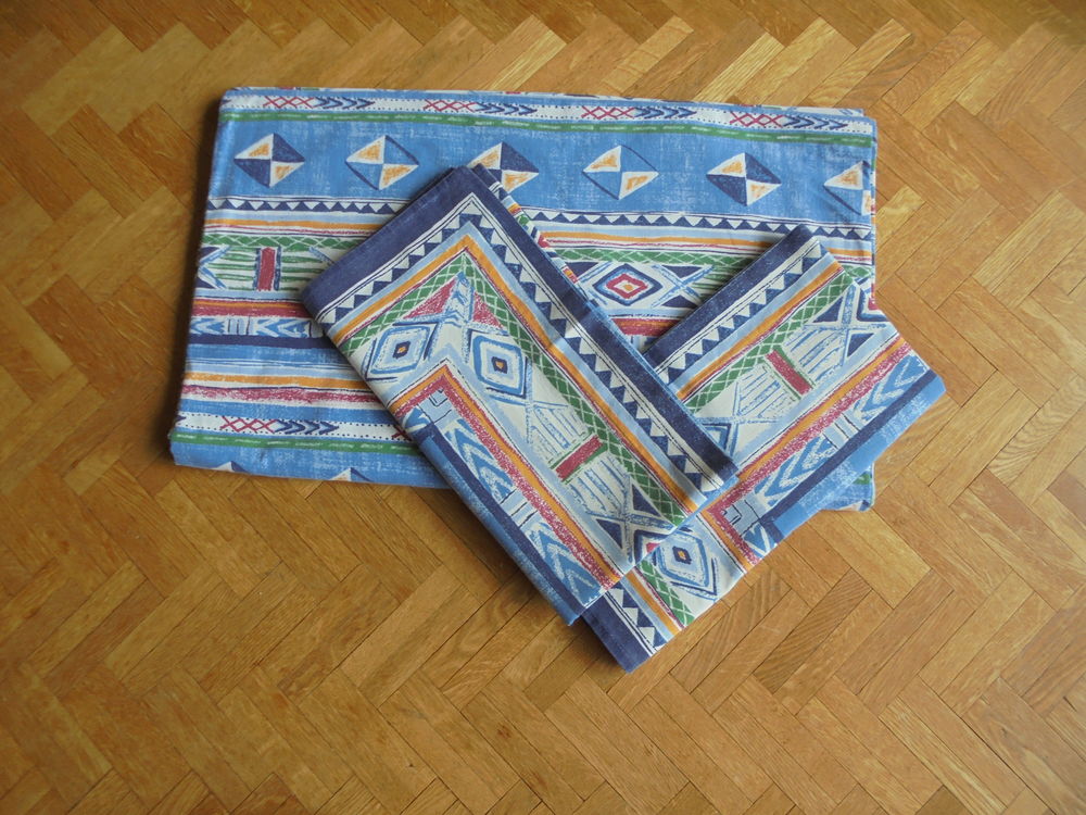 Parure motifs g&eacute;omatriques Décoration