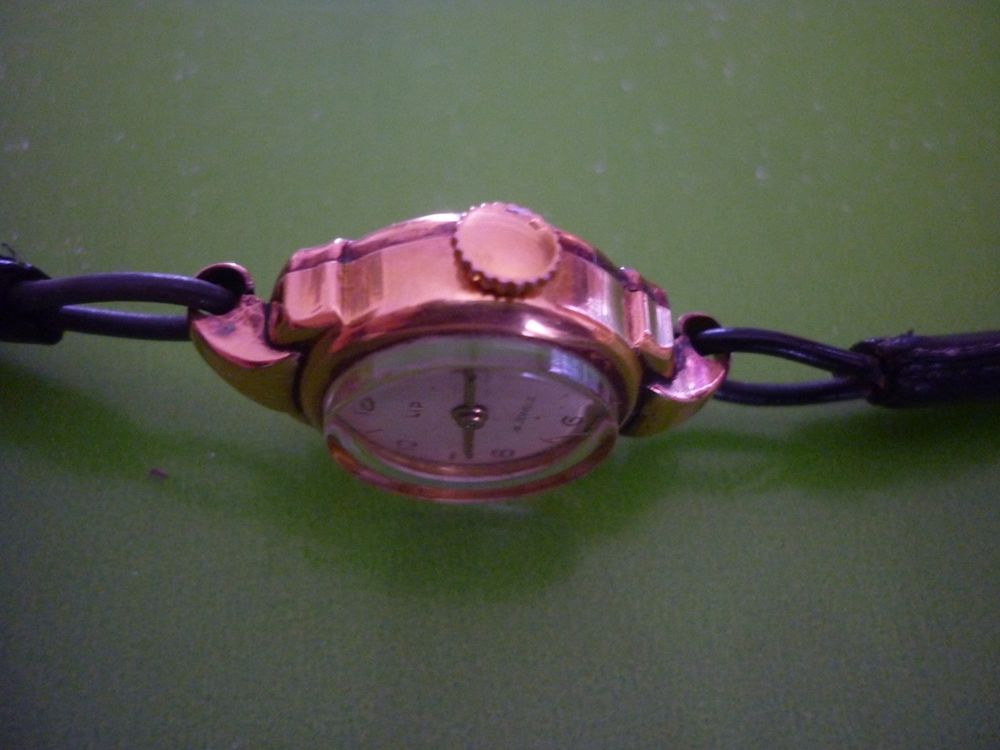 Montre LIP femme PLAQU&Eacute; OR / Lamin&eacute; / 40 MICRONS / 18 Rubis Bijoux et montres
