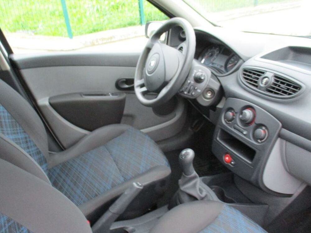 Clio III 1.2 16V 75CV 2007 occasion 06600 Antibes