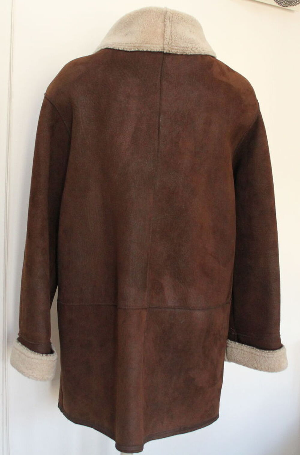 Manteau peau lain&eacute;e MAC DOUGLAS T.L
soit 40/42 Fr Vêtements