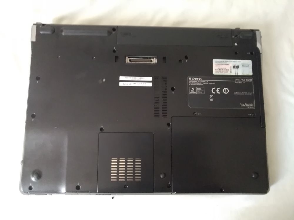 PC Portable Sony Vaio 17pouces PCG-8W1M Matériel informatique