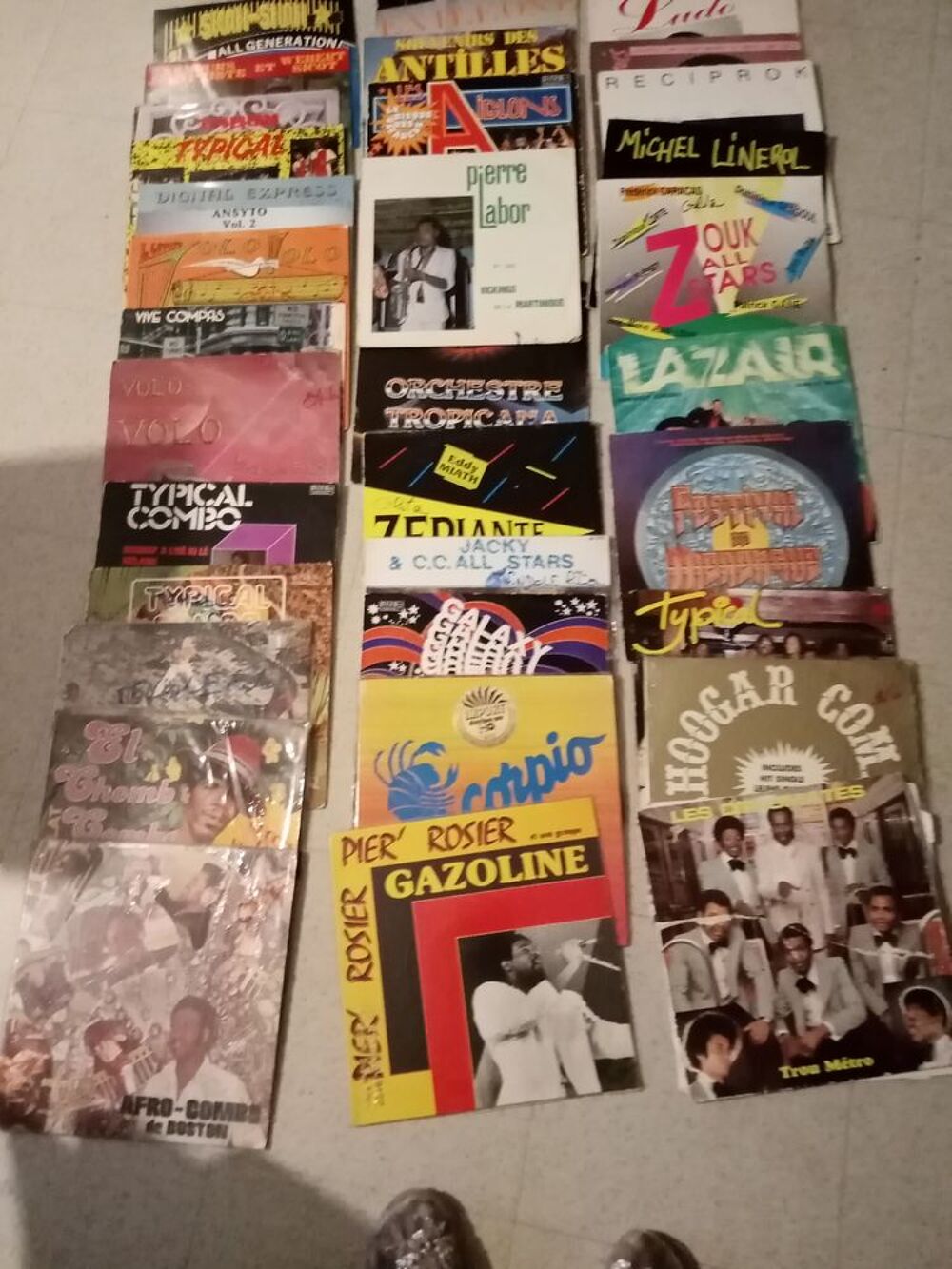  Lot de 160 Disques vinil zouk compas et africaine CD et vinyles