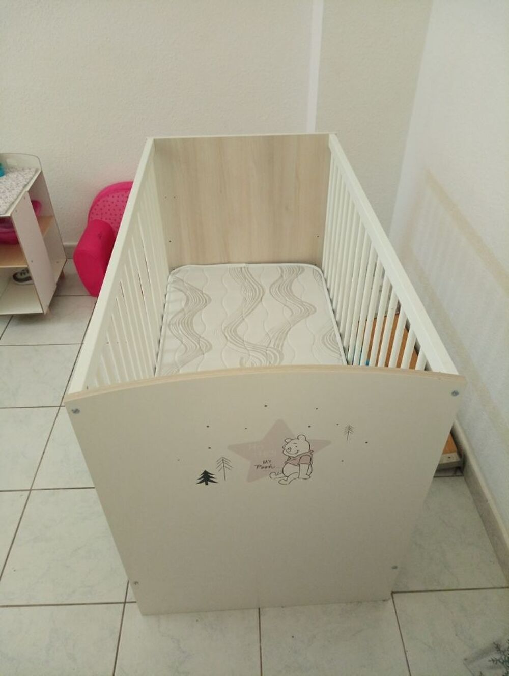 Lit B&eacute;b&eacute; Winnie l'ourson matelas m&eacute;moire de forme
Prix n&eacute;gociable Mobilier enfants