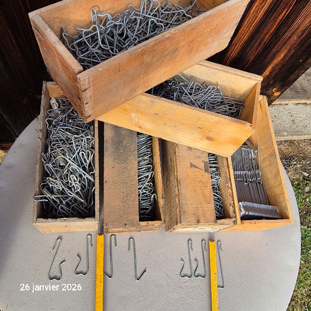 Crochets d'ardoises diff&eacute;rents, lot de 6 boites Bricolage
