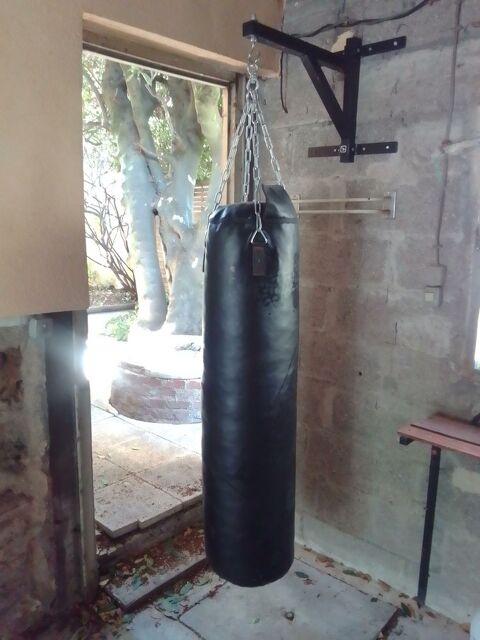 Sac de frappe pied/poing 35 kg adulte 130 Aulnay-sous-Bois (93)
