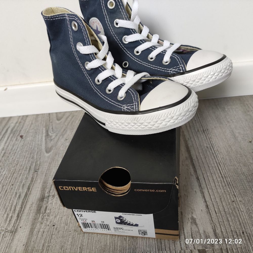 paire de chaussures converse Chaussures enfants