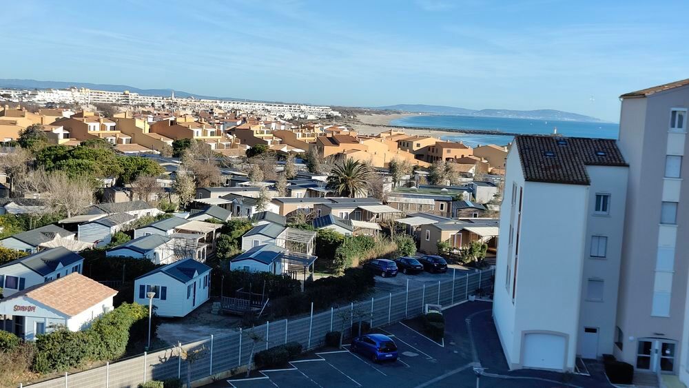 Vente Appartement LE CAP D'AGDE:, secteur Plage du môle, Vue dégagée + mer, résidence sécurisée ravalée en 2023, appartement 3 pièces / dernier étage avec ascenseur + combles. Le cap d agde