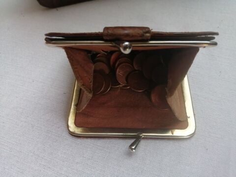 Sac crocodile v�ritable 1950 vintage avec son porte monnaie. 250 H�nin-Beaumont (62)