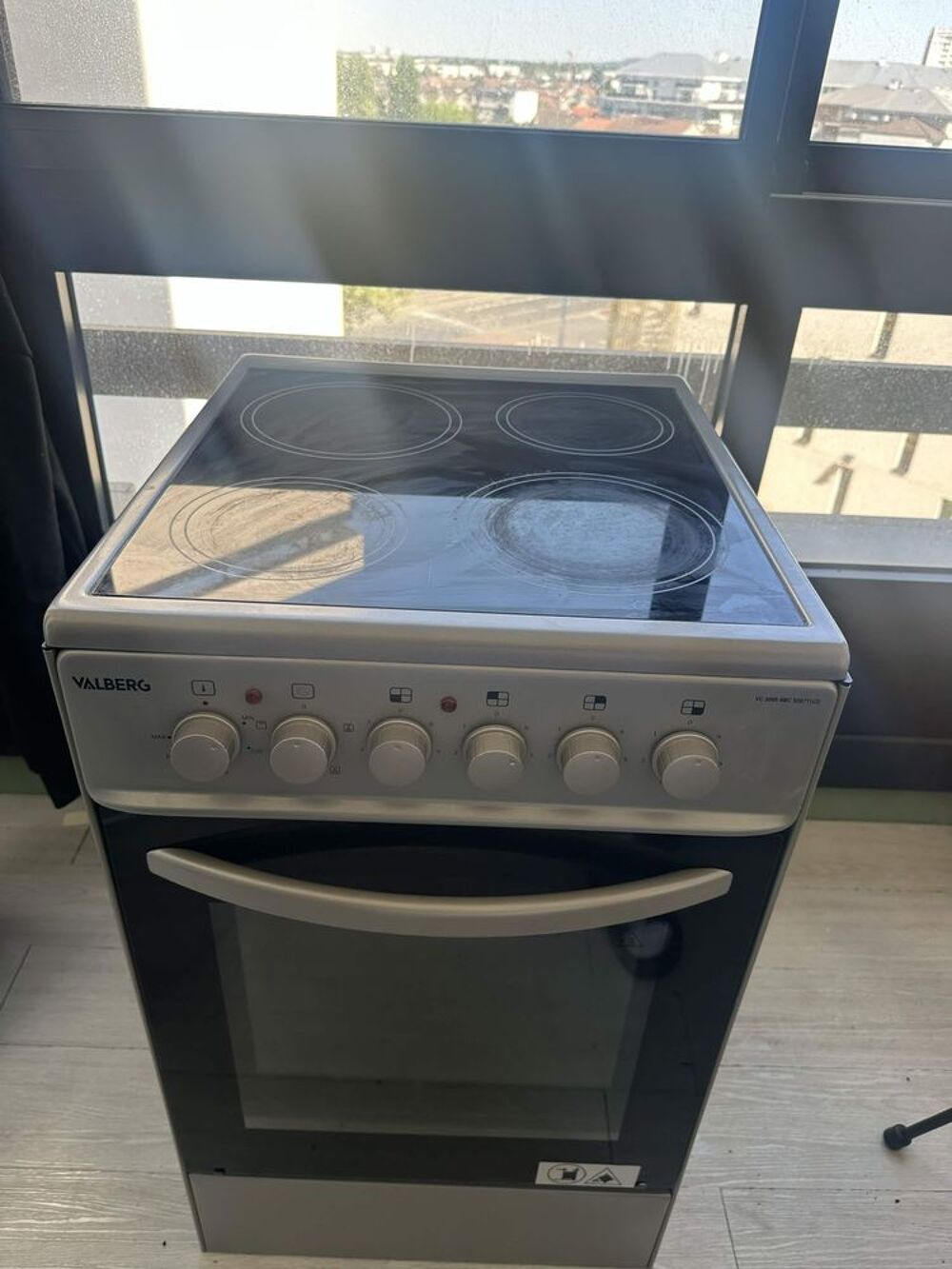 Cuisini&egrave;re &agrave; Induction Valberg Electroménager