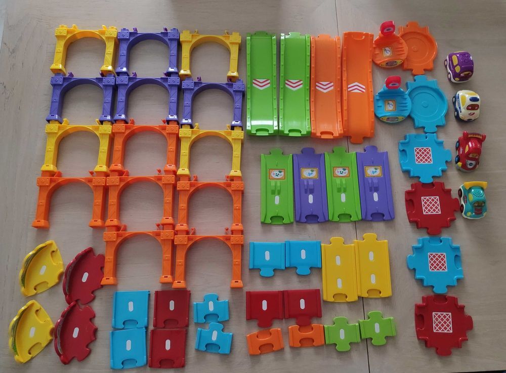2 circuits TutTut bolides avec voitures Jeux / jouets