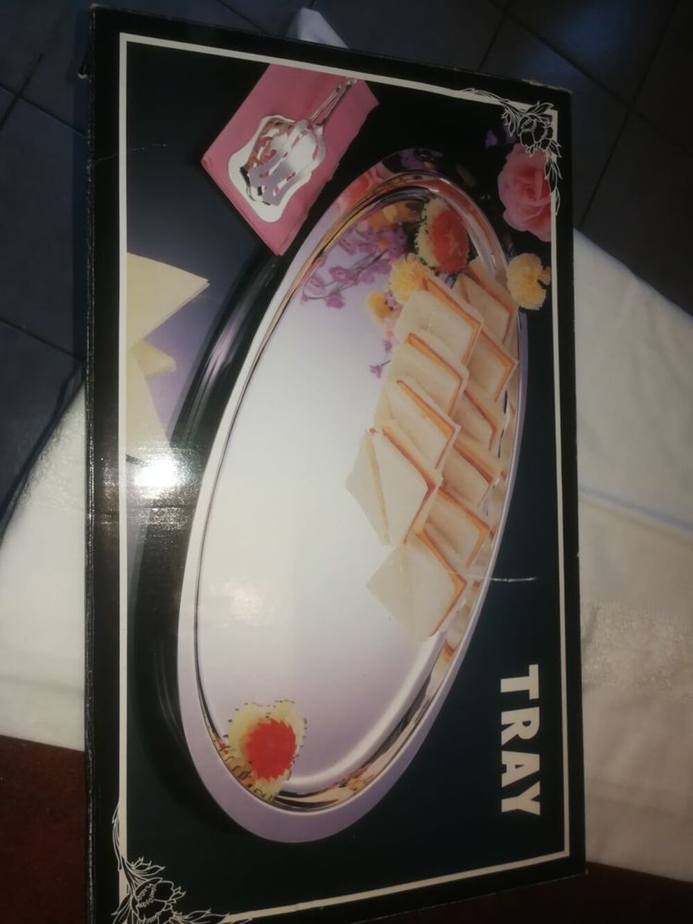 Plat m&eacute;tallique ovale Décoration