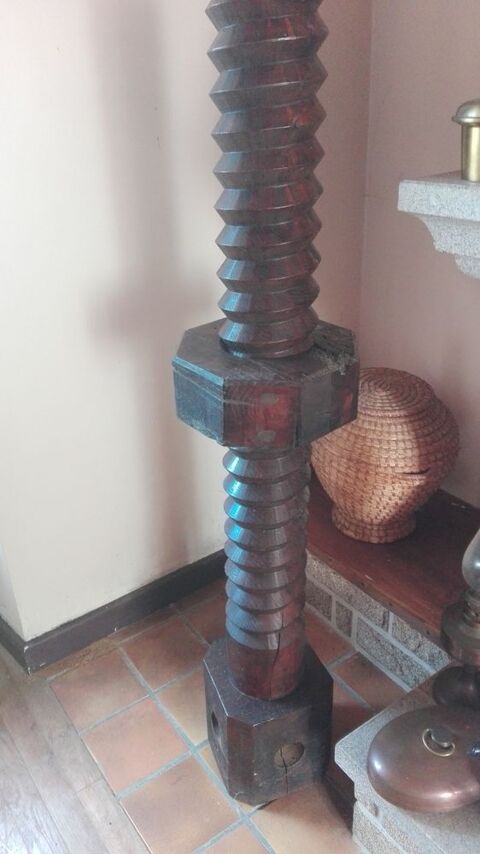 Vis sculptée 0 Seilhac (19)
