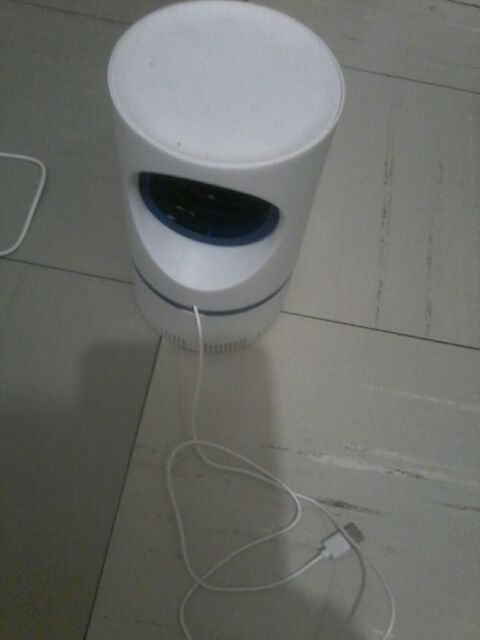 lampe attrape insecte 6 Tourcoing (59)