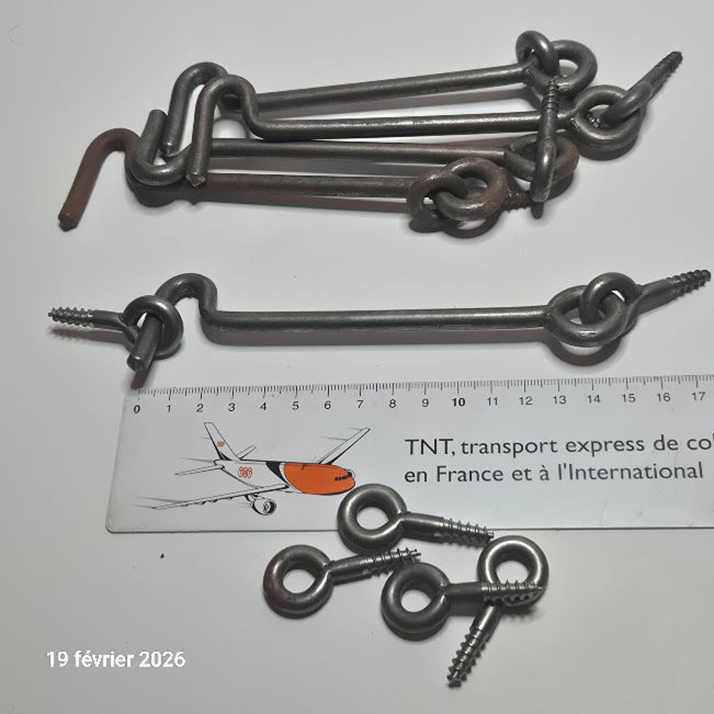 Lot de 5 crochets loquets tr&egrave;s anciens pour volets, porte, e Bricolage