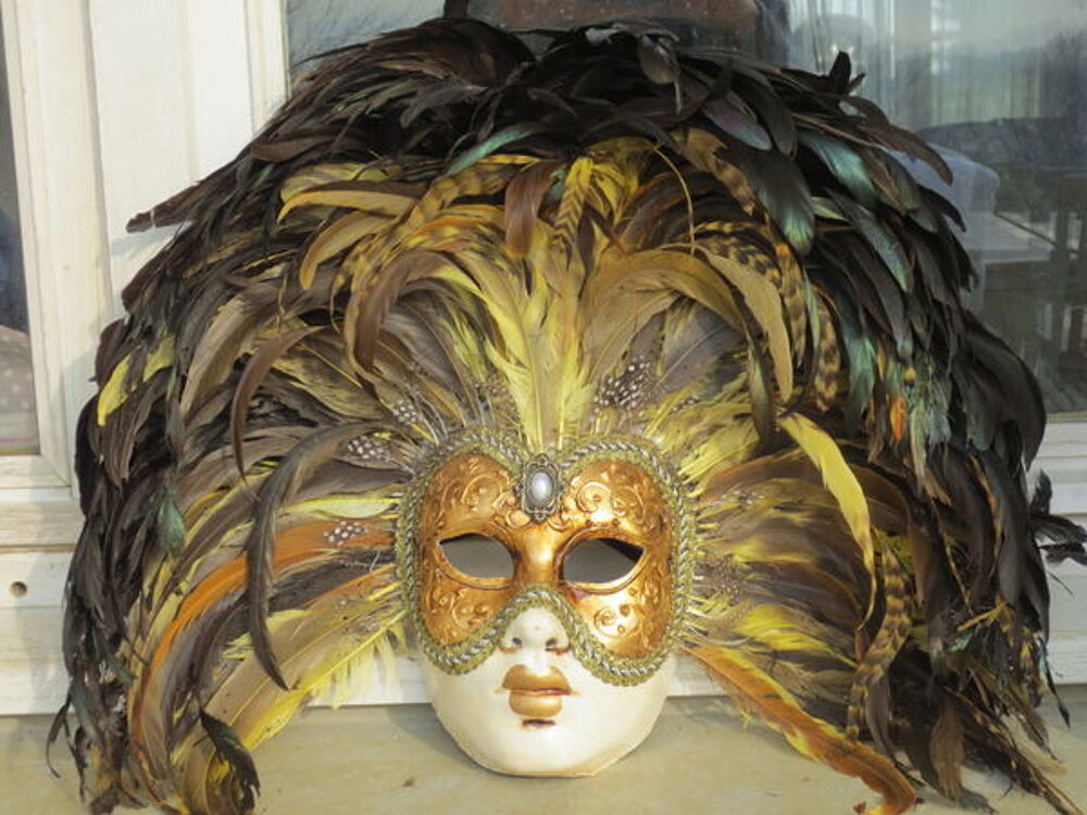 MASQUE VENITIEN A PLUMES 
