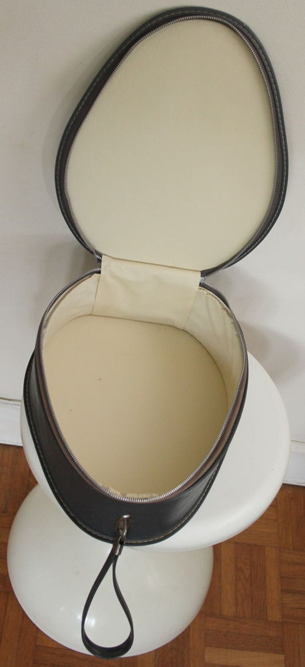 Valise boite &agrave; chapeau H&ocirc;tesse de l'Air Air France 1960 