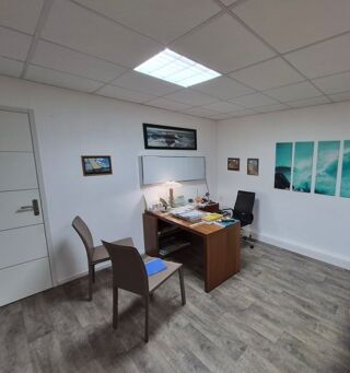 Location Autre Local de 28 m² Résidence du Centre à Saint Jorioz Saint-jorioz