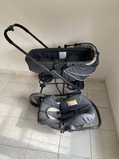 Poussette enfant complete 22kg en tres bon etat 75 La Seyne-sur-Mer (83)