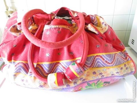 sac de plage coton couleur dominante rouge. 10 Limeil-Brvannes (94)