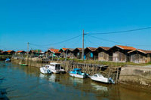   RESTAURANT SUR LE DOMAINE MARITIME 