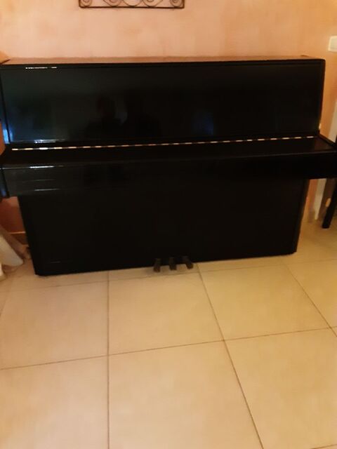 PIANO DROIT
850 La Chapelle-en-Serval (60)