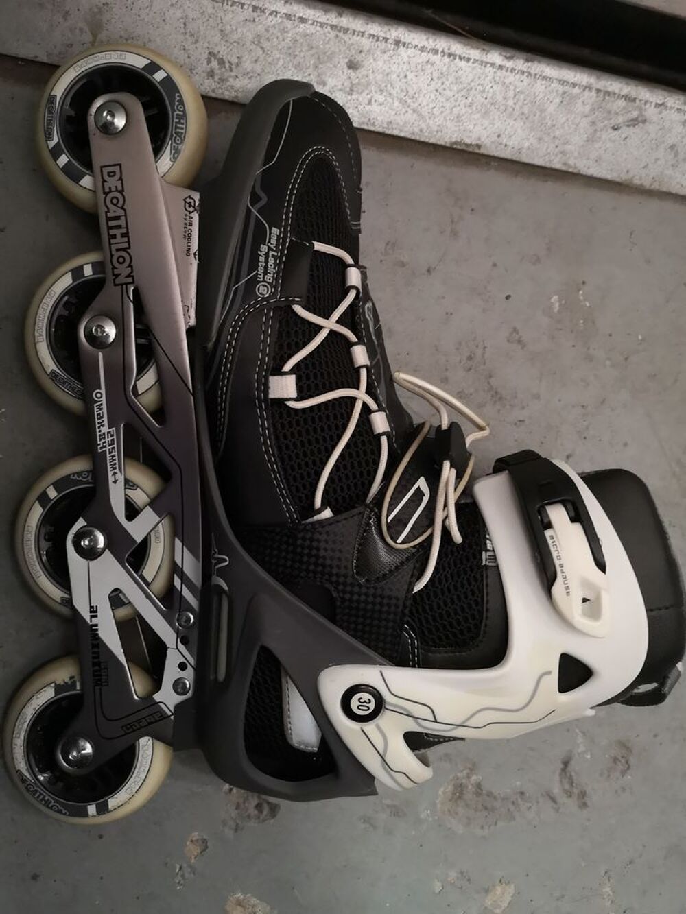 Roller marque Decathlon taille 30(45 46) Sports