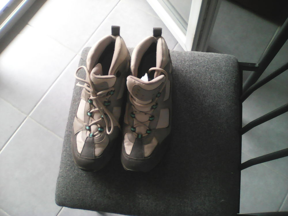 chaussures de randonn&eacute;e Chaussures