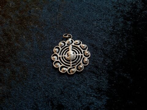 PENDENTIF BIGOUDEN EN M�TAL ARGENT� DIAM�T 3cm Envoi Possibl 5 Tr�gunc (29)