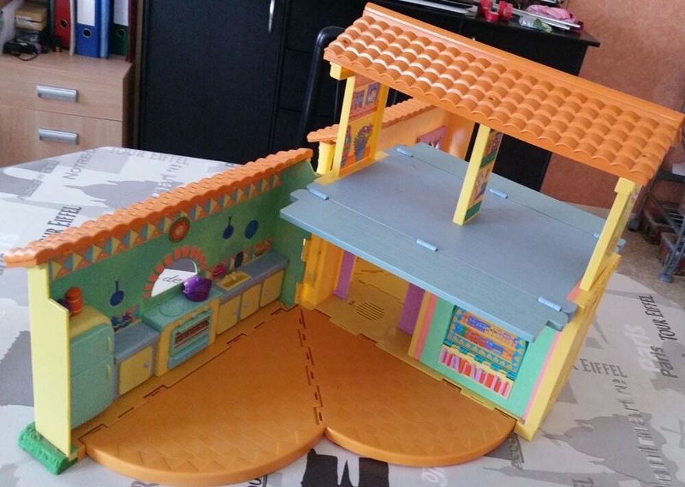 Maison Dora parlante Jeux / jouets
