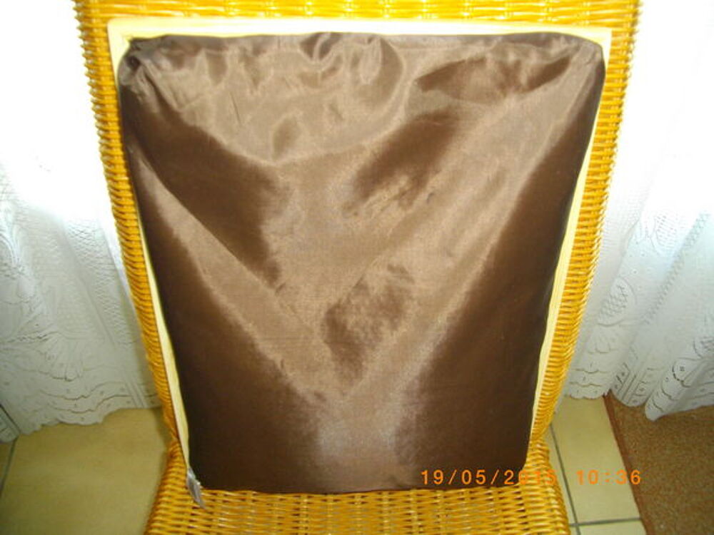 PLATEAU DE LIT SUR COUSSIN Cuisine