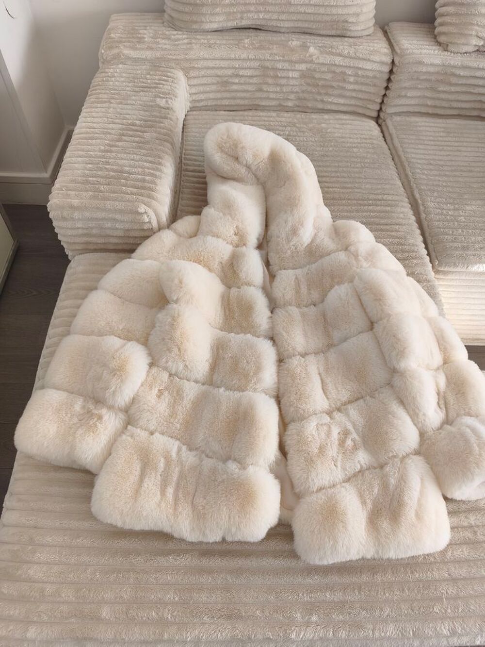 Doudoune fausse fourrure Vêtements