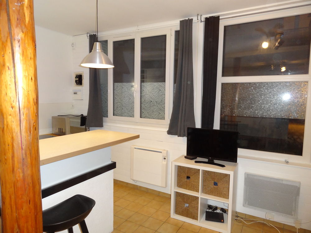 Location Appartement Studio 24,69 m2 vide avec garage a Paris 14 Paris 14