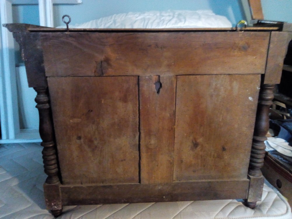 Meuble paneti&egrave;re Proven&ccedil;ale (ou Bretonne ?) Meubles