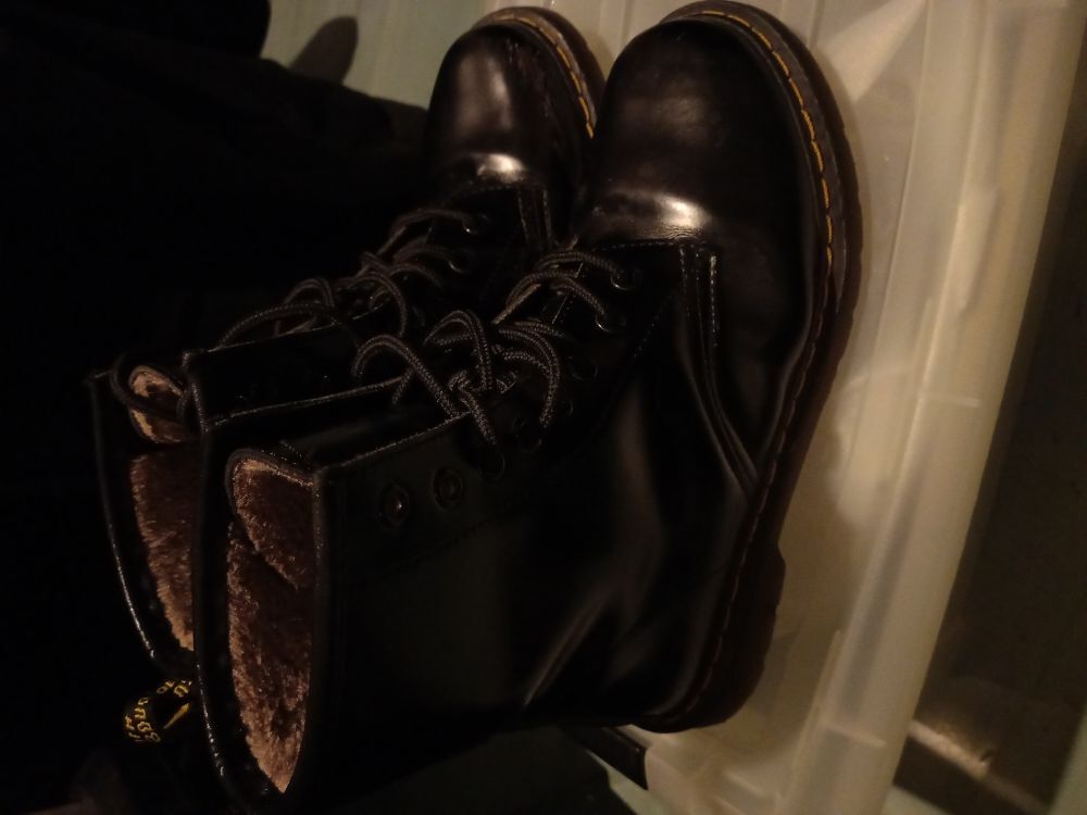 Fausse best sale doc martens