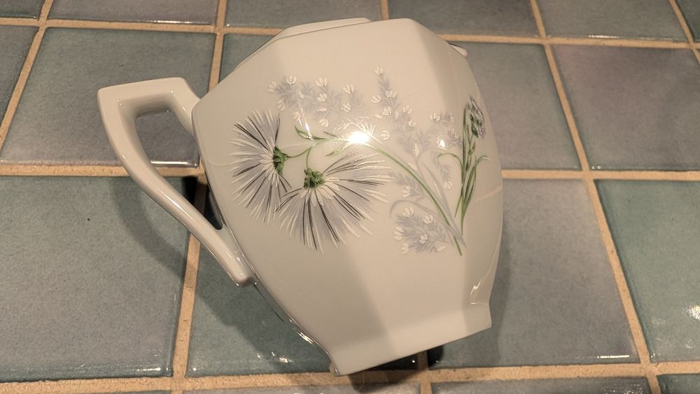 Ensemble vaisselle Limoges "Bleuets"
Décoration