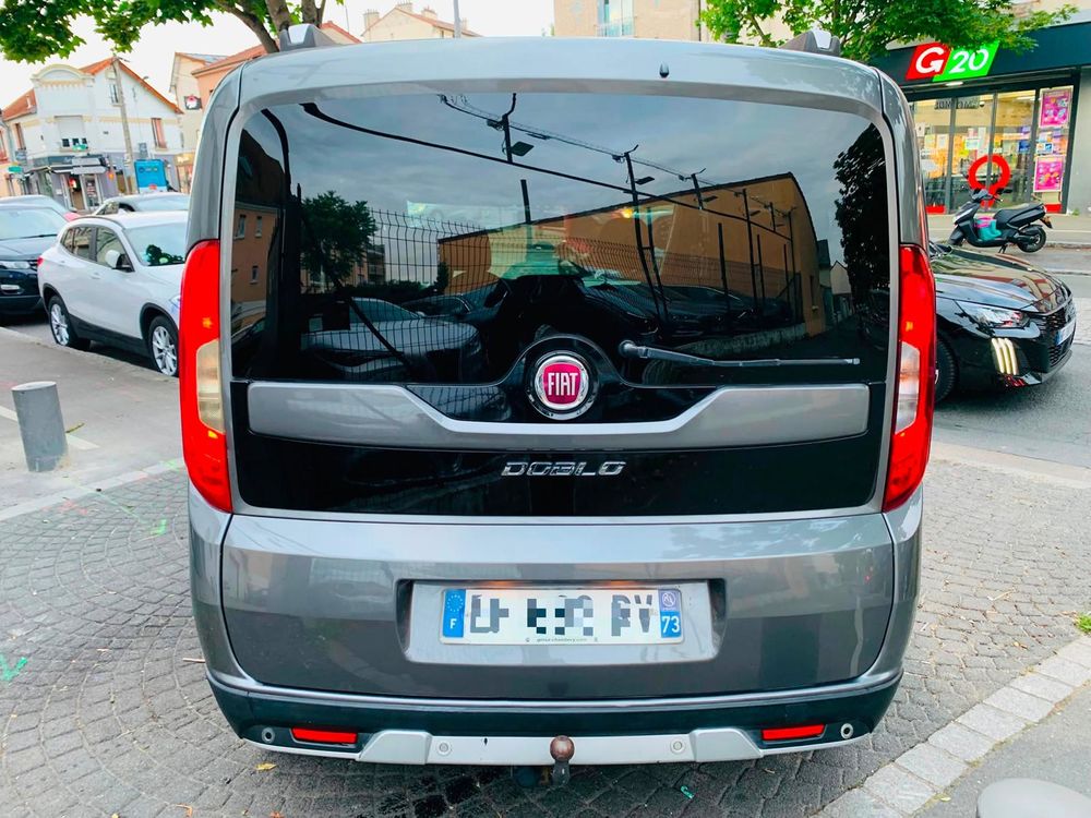 Doblo FIAT doblo ii (2) trekking lounge - 1.6 jtd 120cv bv6 2016 occasion 78800 Houilles