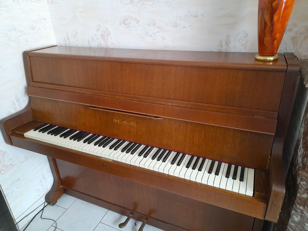 Piano droit Mag Paris Instruments de musique