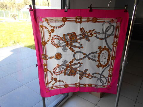 Foulard Carré Gil De Losne Paris neuf 5 Retiers (35)