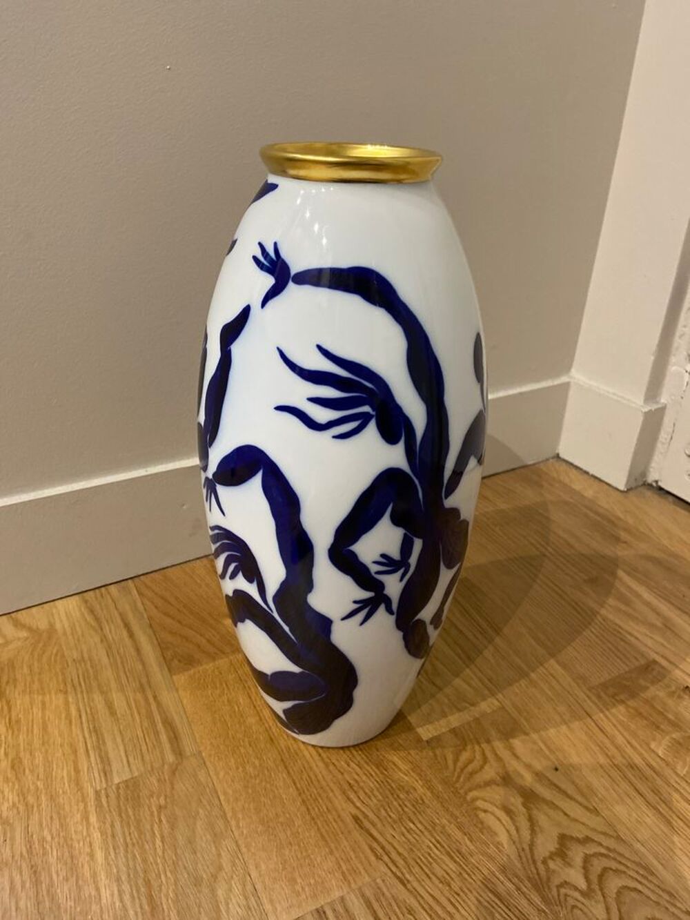 Vase Bernardeau neuf bleu et blanc liseret dor&eacute; Décoration