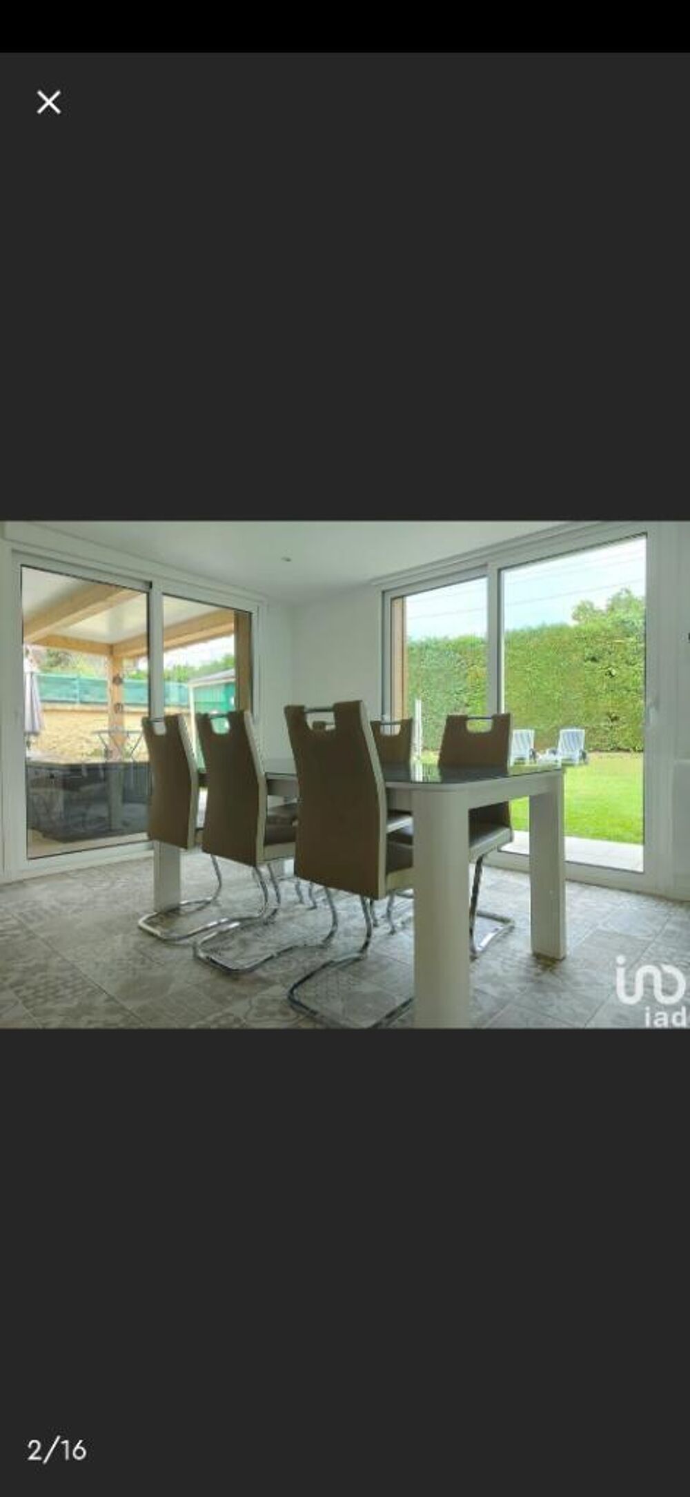 Tr&egrave;s belle salle &agrave; manger et ses 6 chaises Meubles