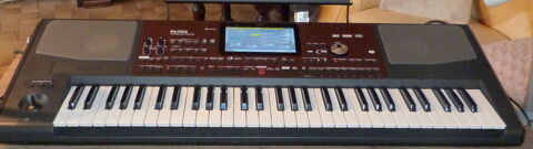 synthétiseur arrangeur KORG PA 700 : 900 euros La Chapelle-Basse-Mer (44)