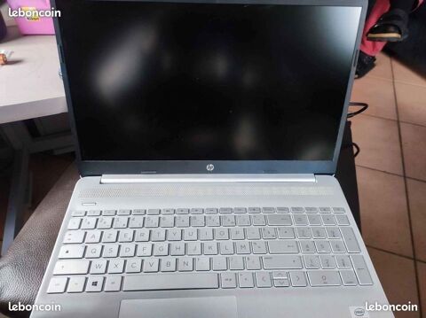 ordinateur portable
HP Laptop 15-dw1055nf 15  Core i5 1,6 GH 450 Viriat (01)