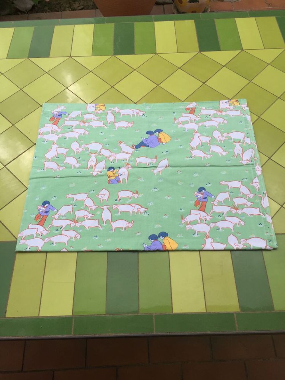 Drap de lit enfant motif " Moutons " Puériculture